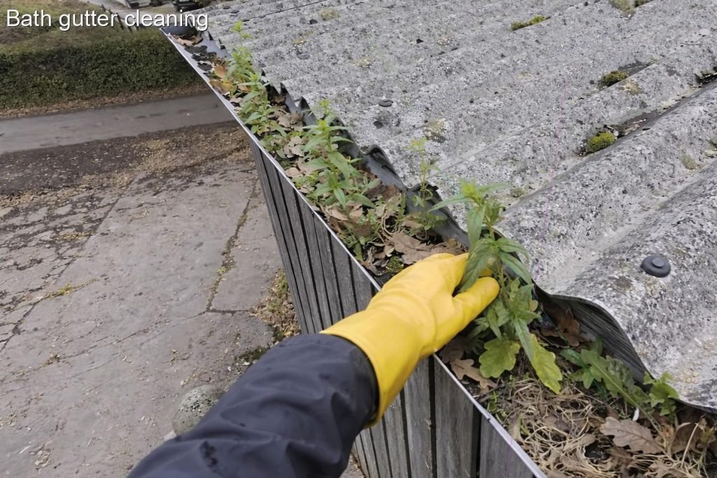 Bath gutter cleaning